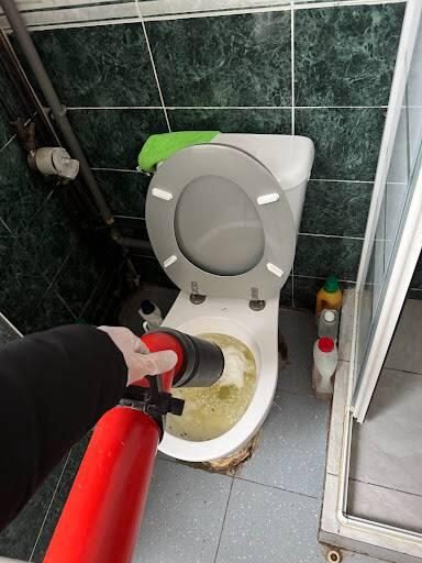 Besoin d'un débouchage de vos WC dans Paris (75) en urgence ? Contactez-nous pour une intervention rapide